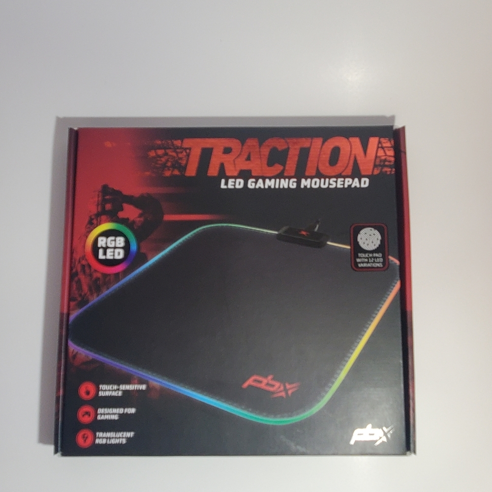 Traction led gaming mouse pad